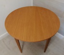 lovely oak style 3ft round neat table