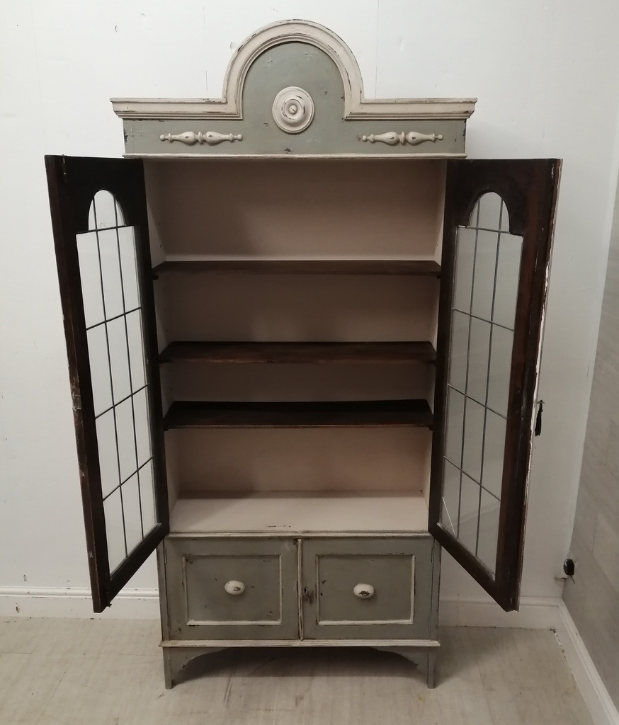 lovely painted vintage unit