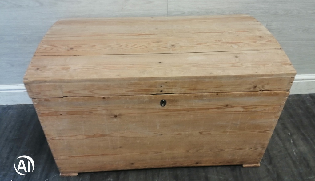 LOVELY OLD PINE DOME TOP BLANKET BOX