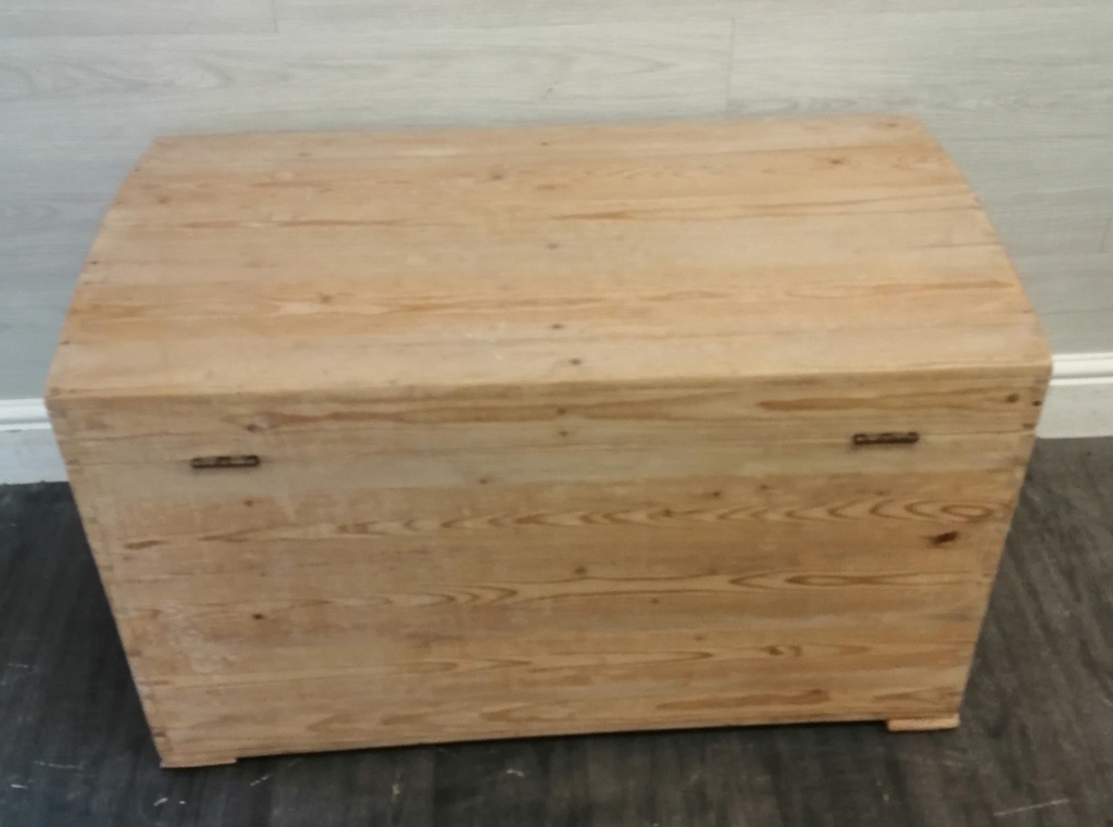 LOVELY OLD PINE DOME TOP BLANKET BOX