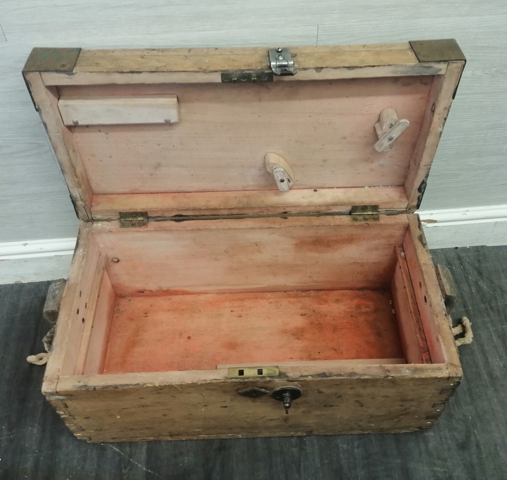 LOVELY NEAT OLD PINE  BOX