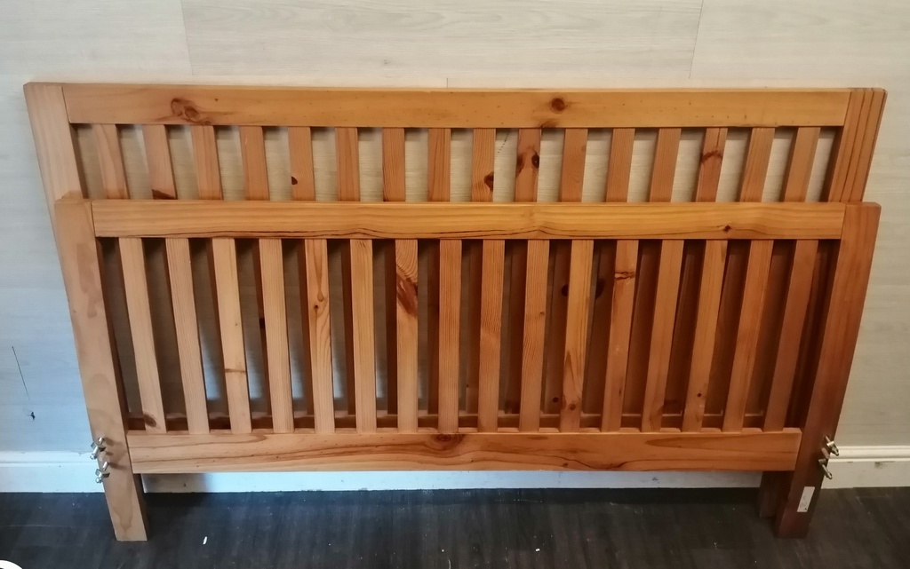 5FT PINE BEDFRAME