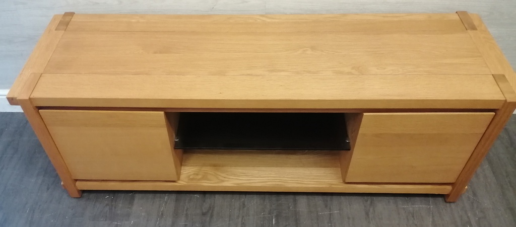 QUALITY OAK TV BENCH/STAND
