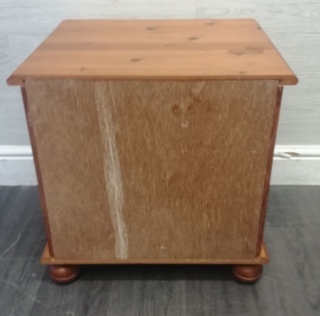 Single pine bedside
