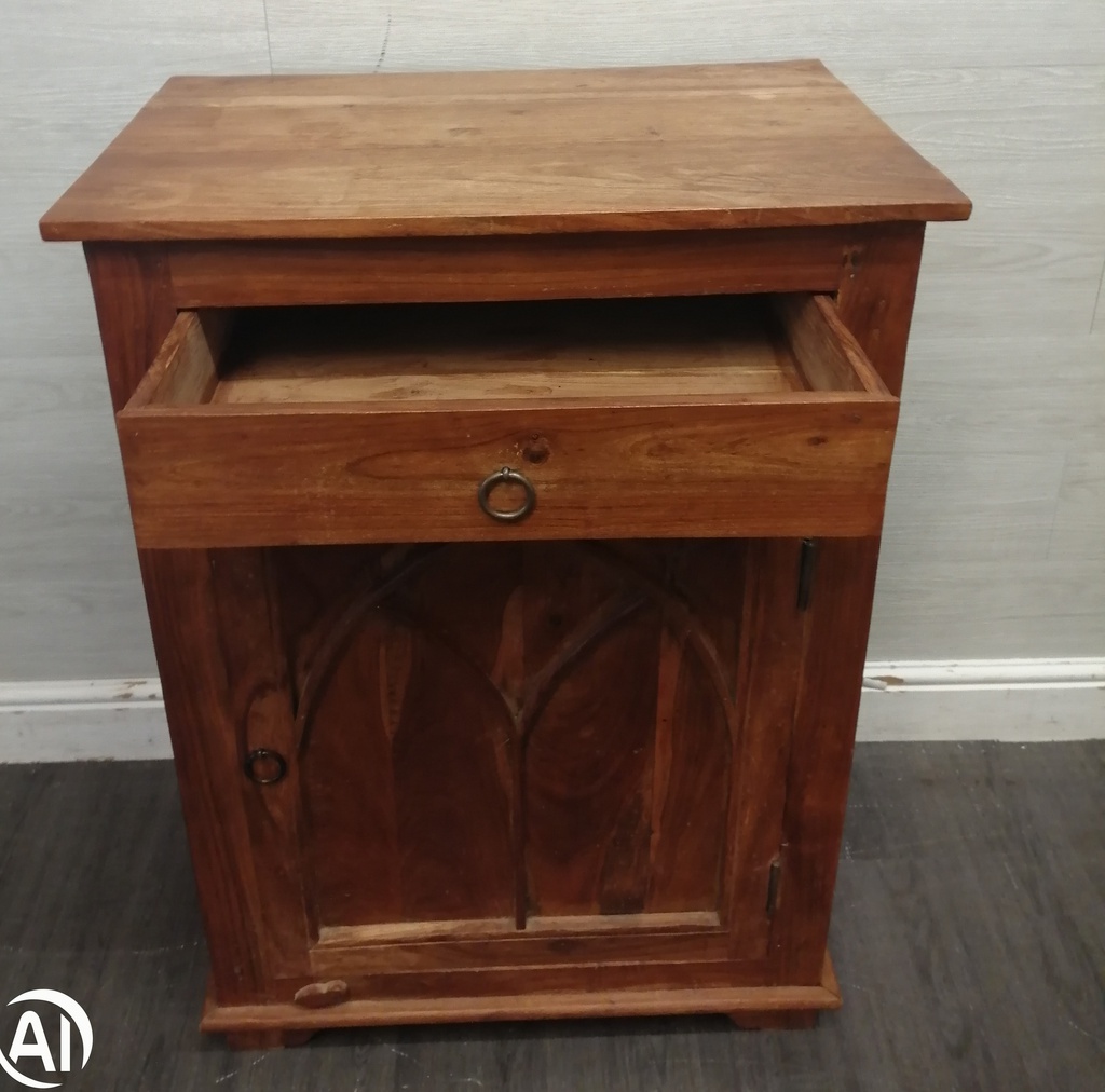 SOLID HARDWOOD SIDEBOARD /CUPBOARD