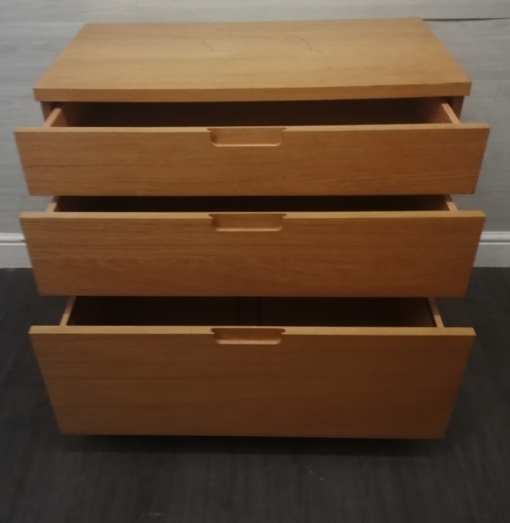 THREE DRAWER CHEST / FILE UNIT