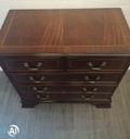 Lovely neat repro mahogany chest of five drawers