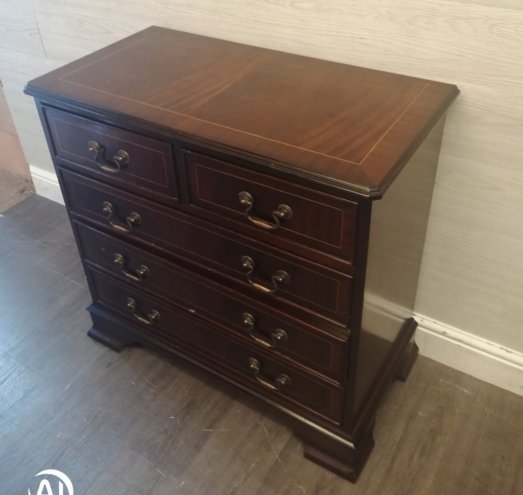 Lovely neat repro mahogany chest of five drawers