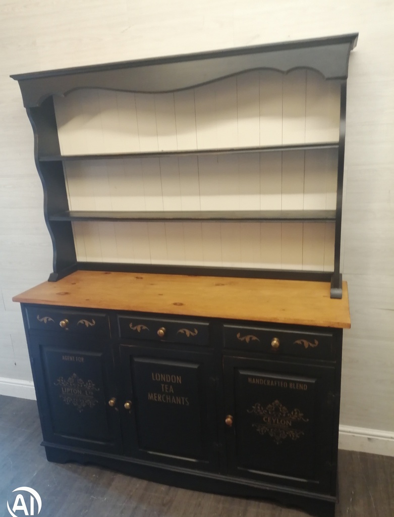 Lovely painted pine dresser