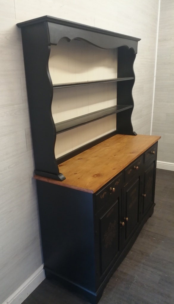 Lovely painted pine dresser