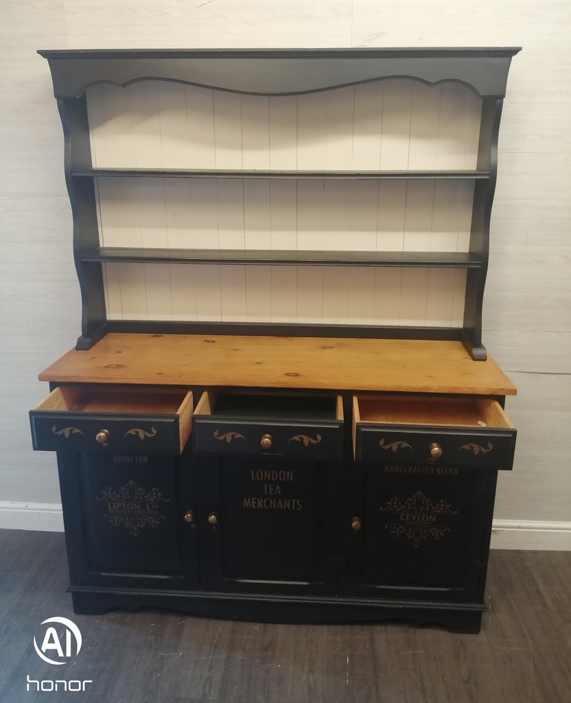 Lovely painted pine dresser