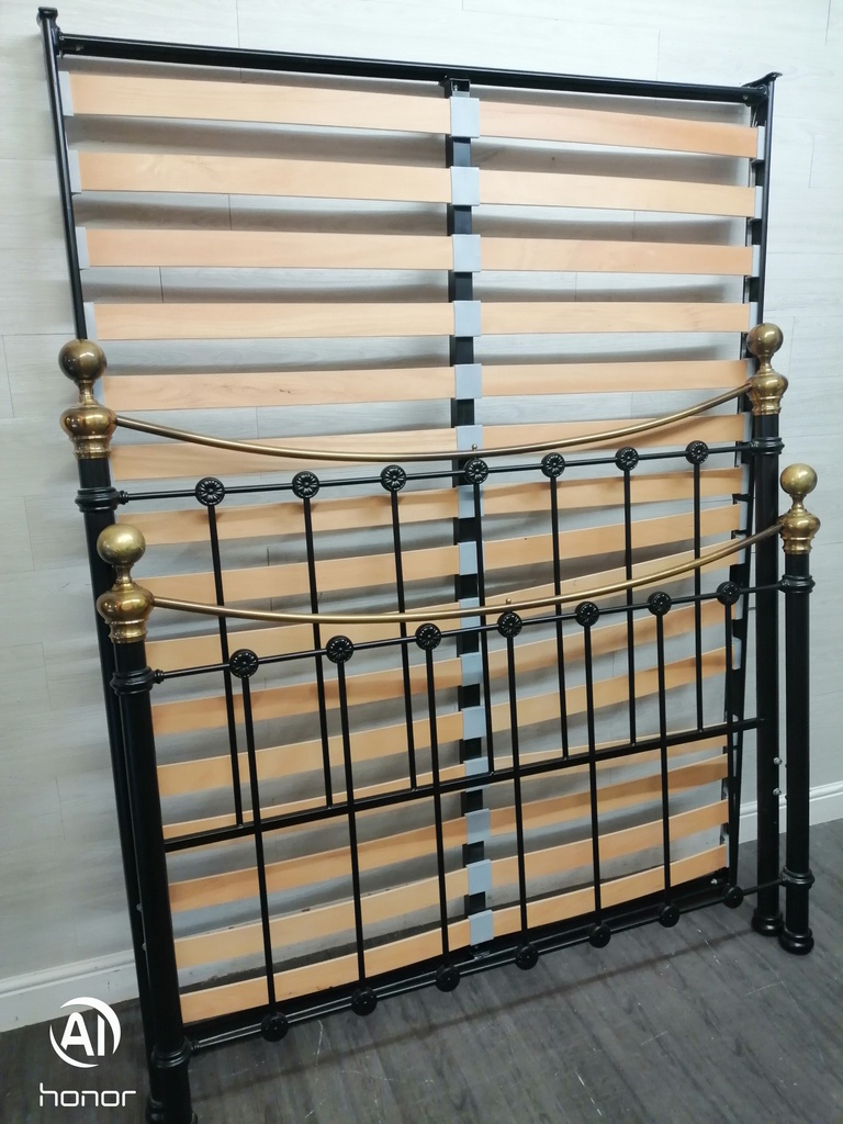 5FT  VICTORIAN STYLE HEAVY BLACK BED FRAME