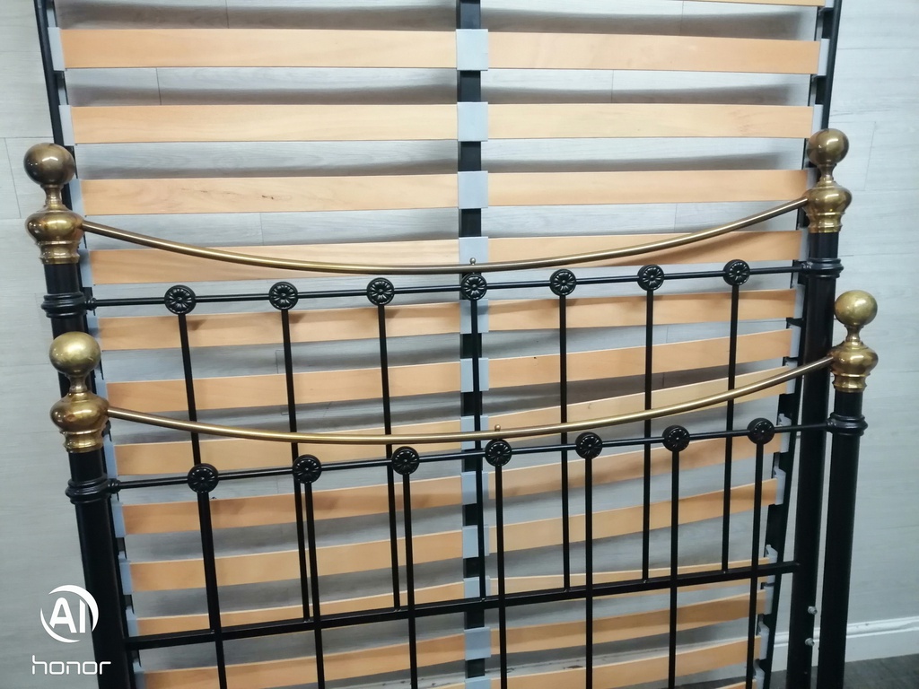 5FT  VICTORIAN STYLE HEAVY BLACK BED FRAME