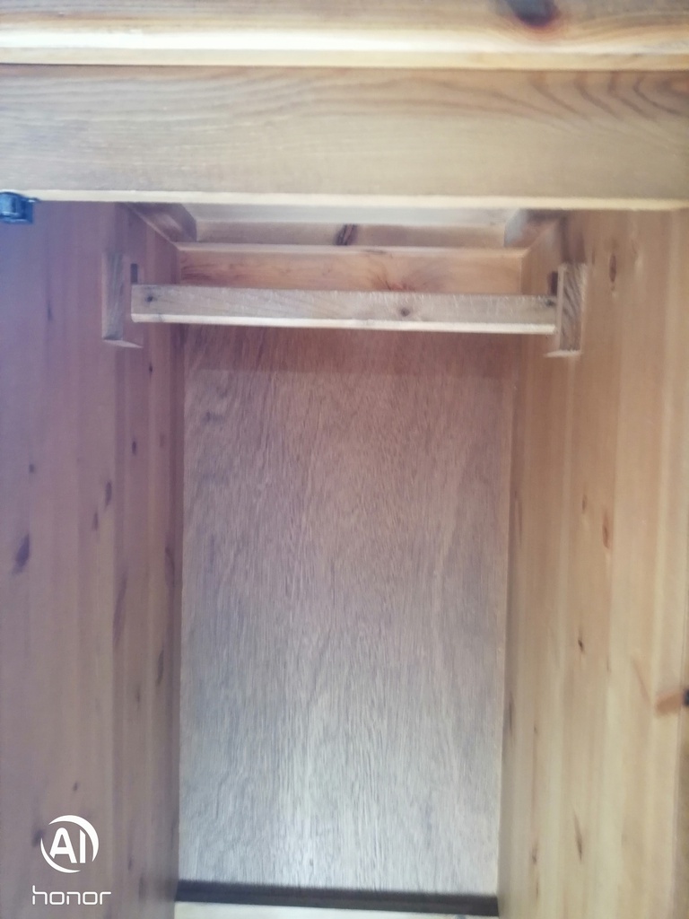 QUALITY SINGLE DOOR PINE WARDROBE
