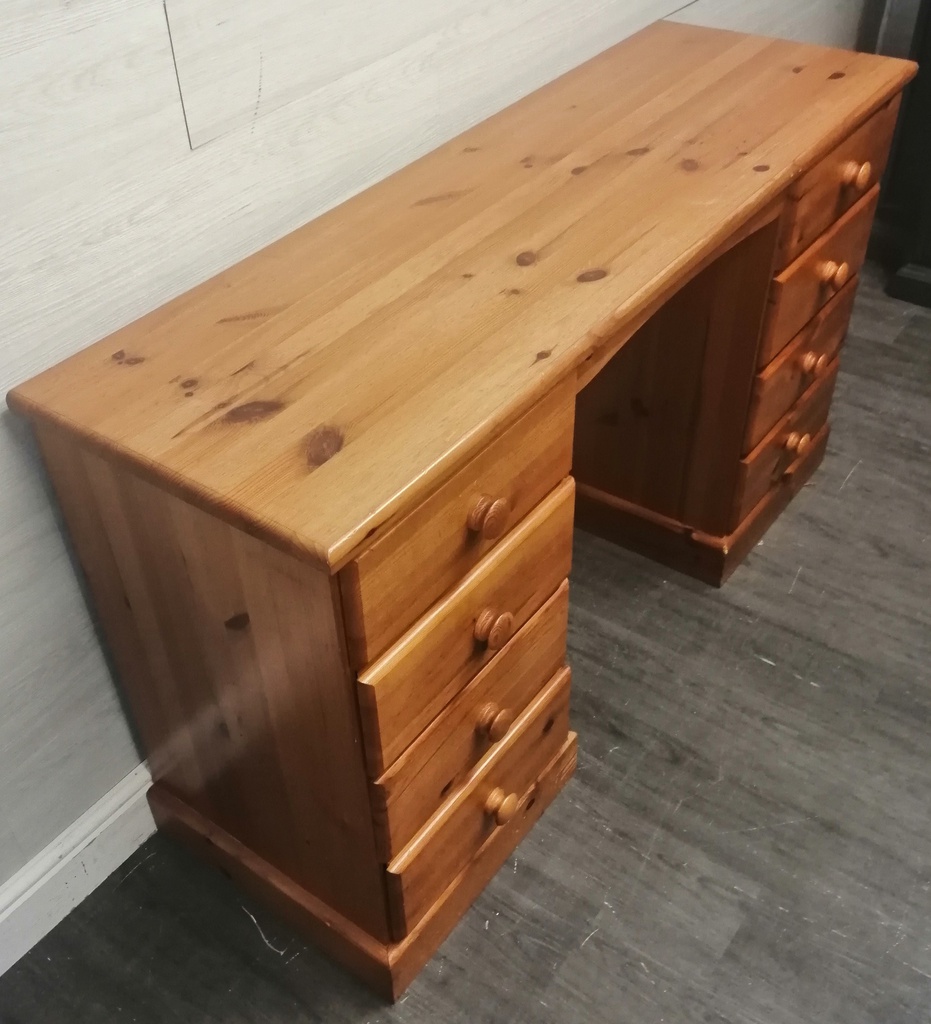 Pine Eight Drawer Dressing Table / Desk