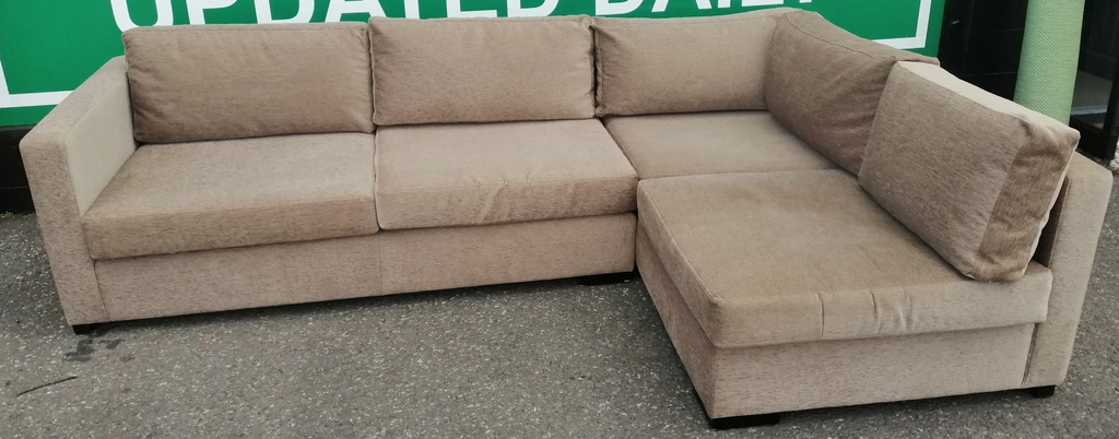 LOVELY MODERN CORNER SOFA