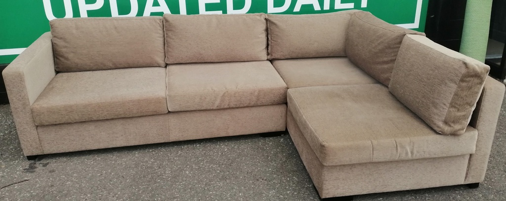 LOVELY MODERN CORNER SOFA