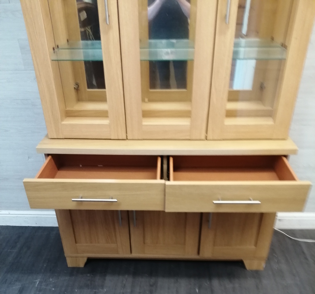 Lovely oak style display unit