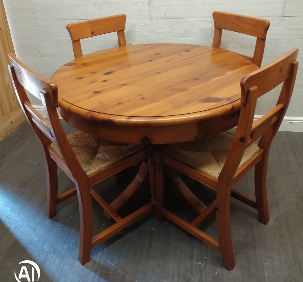SET OF FOUR BACK DINING CHAIRS