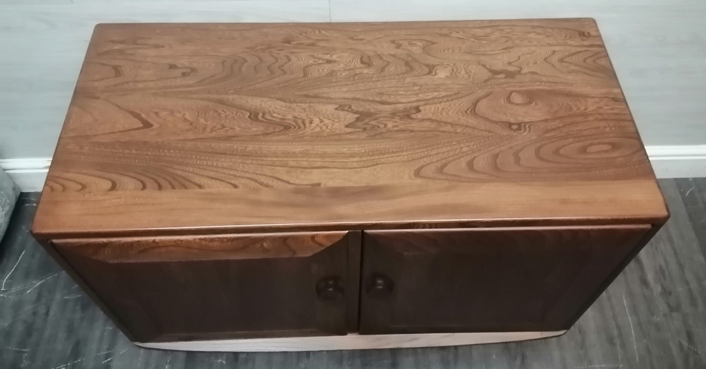 QUALITY MODERN ERCOL  TV BENCH/STAND