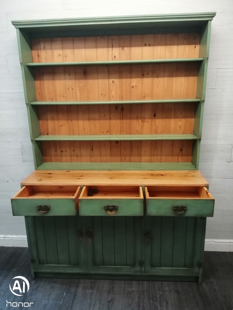 Lovely  painted  pine shabby chic dresser