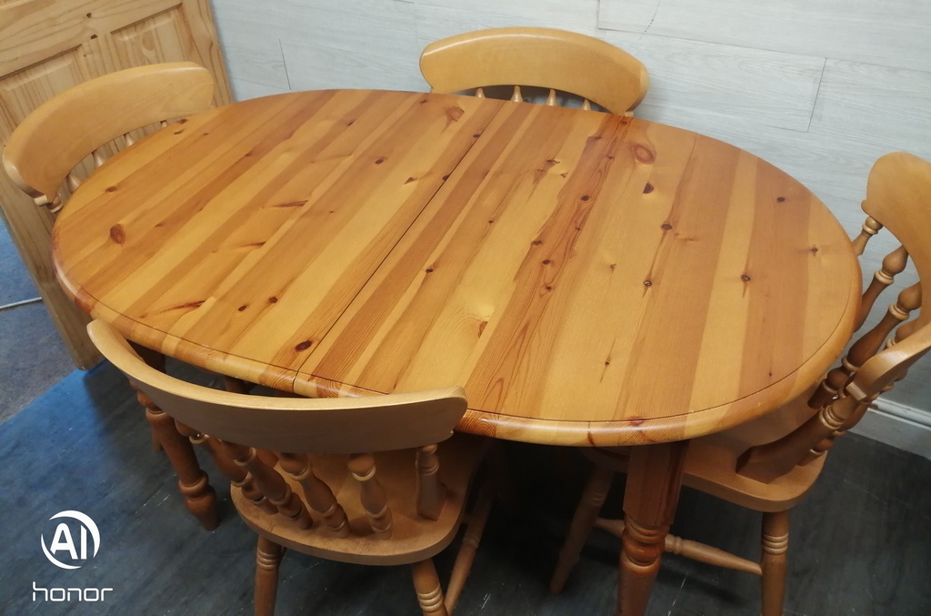 NEAT OVAL SOLID PINE EXTENDING DINING TABLE