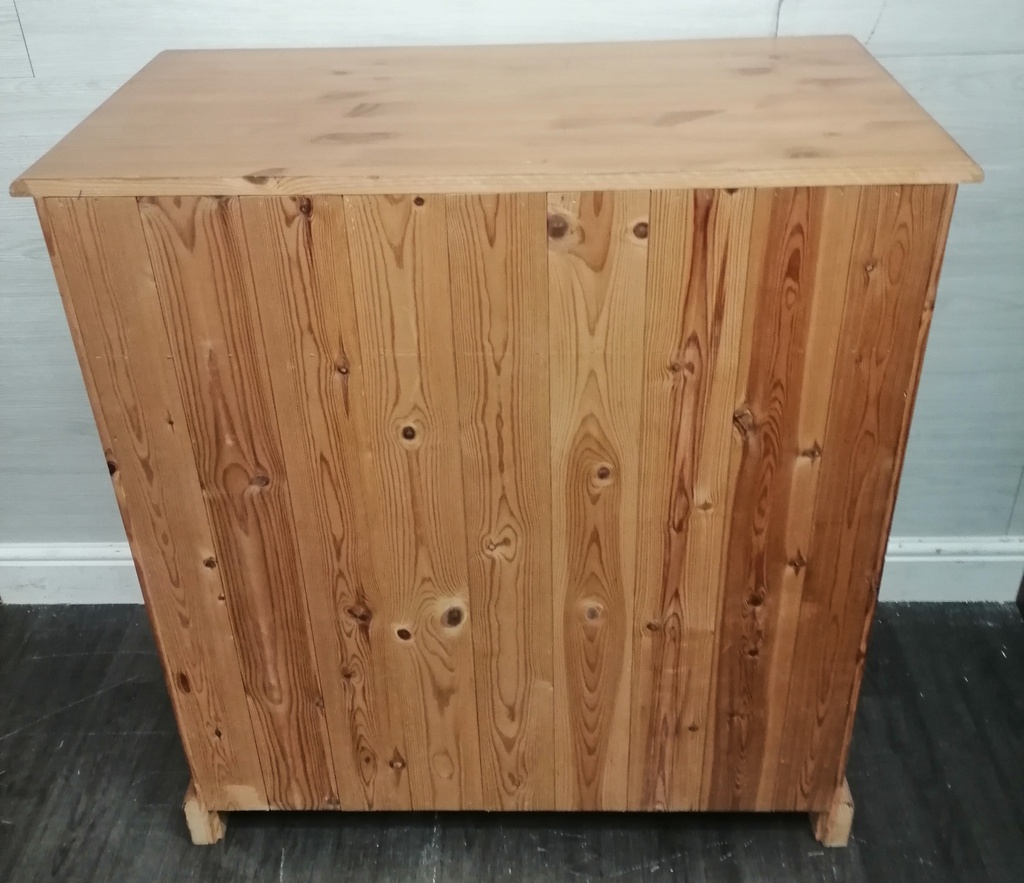 QUALITY DOUBLE PINE SIDEBOARD