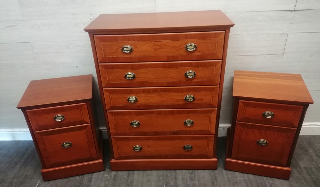 PAIR OF QUALITY OLQMPUS BEDSIDE CHESTS