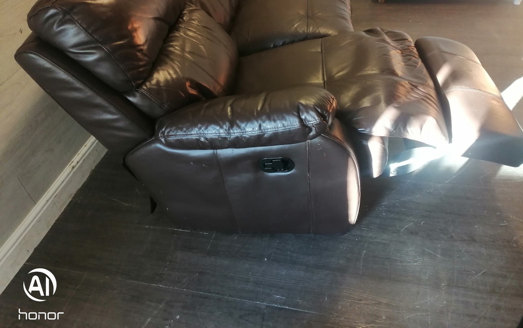 BROWN LEATHER THREE SEATER RECLINER SOFA