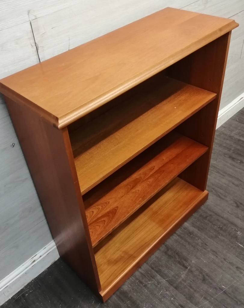 MEDIUM HEIGHT TEAK STYLE BOOKCASE