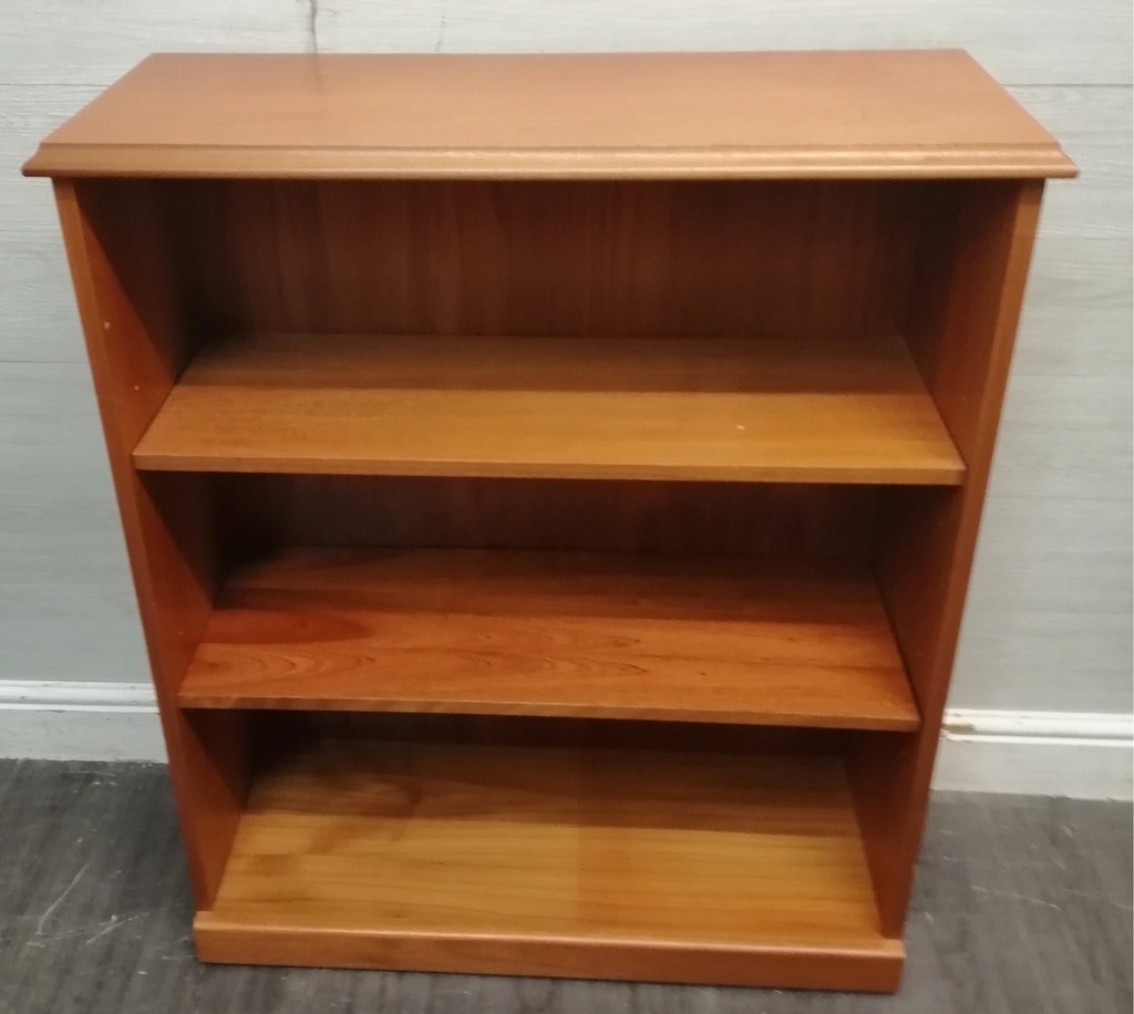MEDIUM HEIGHT TEAK STYLE BOOKCASE