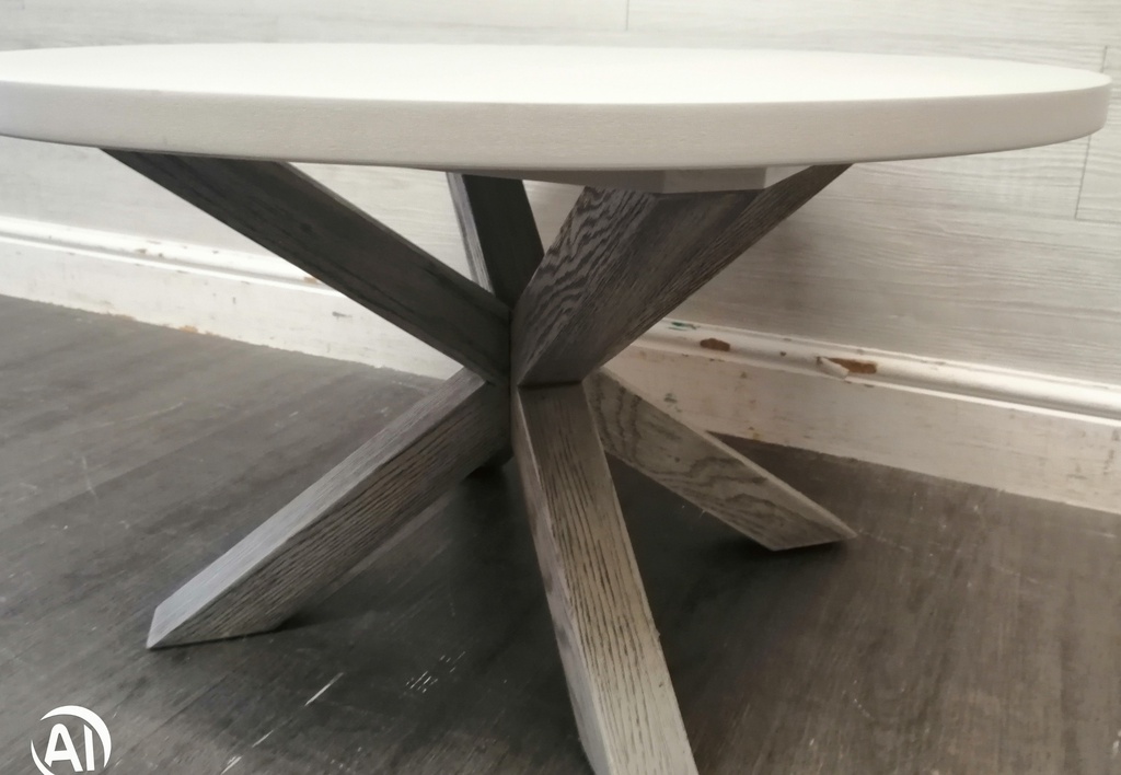 NEAT ROUND COFFEE/ SIDE TABLE