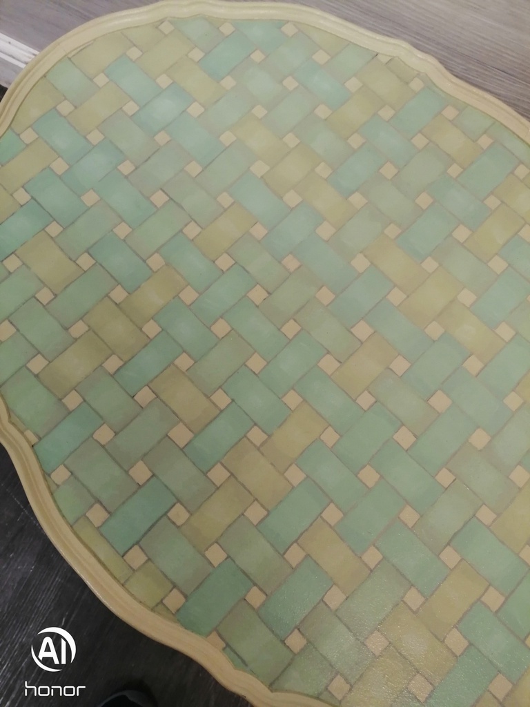 PAINTED COFFEE / SIDE TABLE