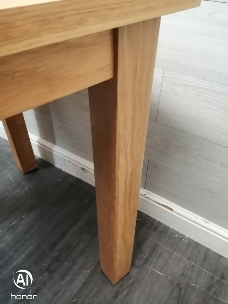 NEAT SQUARE OAK DINING TABLE