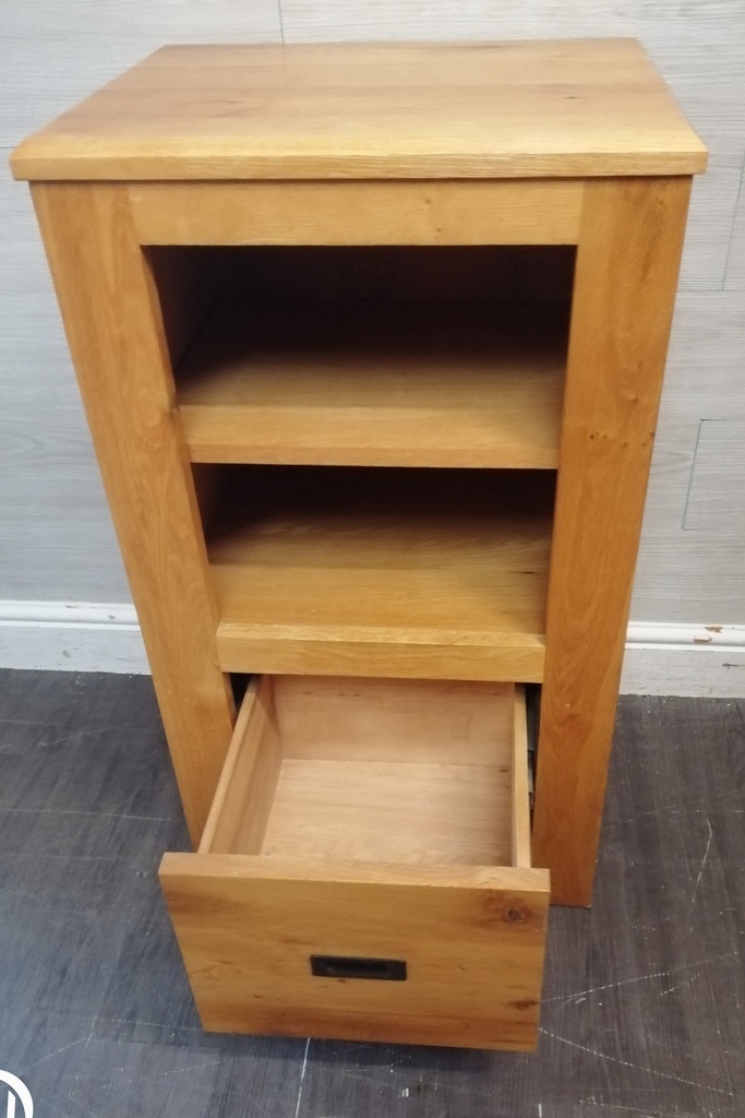 QUALITY OAK SHELF UNIT
