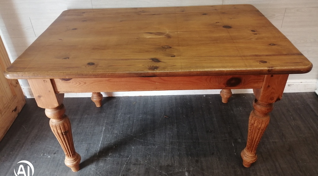SOLID PINE 4FT 4" DINING TABLE