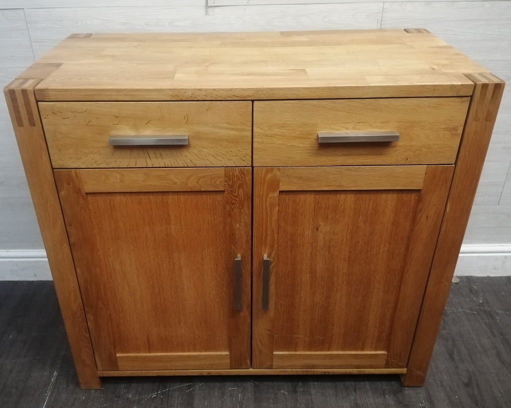 LOVELY BLOCK OAK MODERN SIDEBOARD