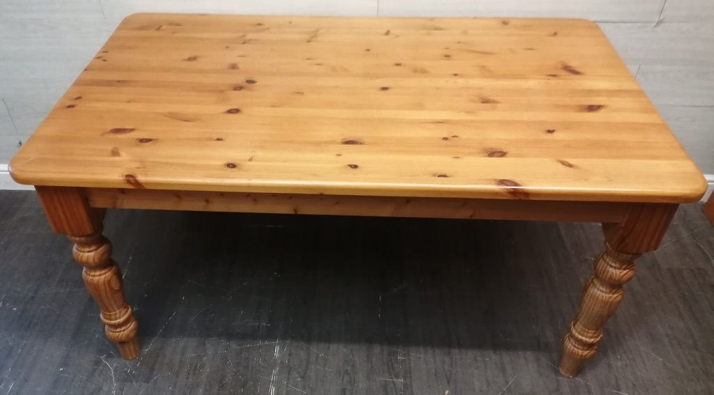 SOLID PINE 5FT DINING TABLE