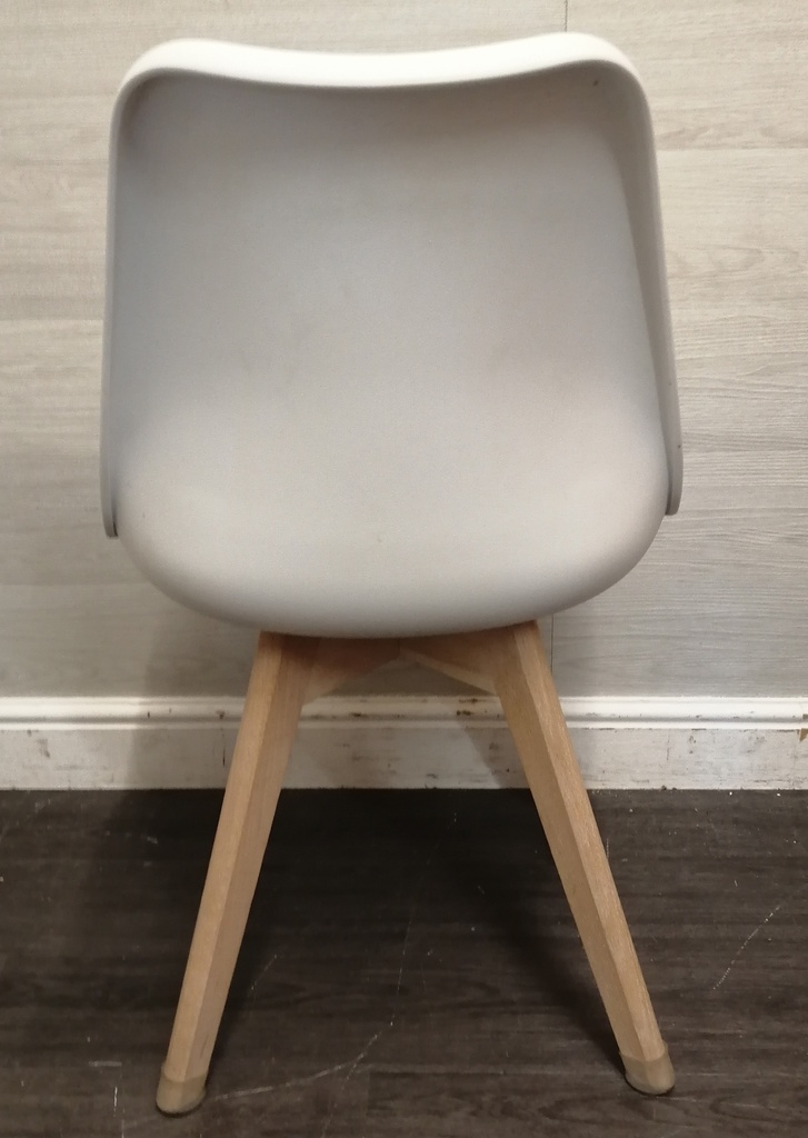 SET OF 6 MODERN WHITE EAMES STYLE CHAIRS