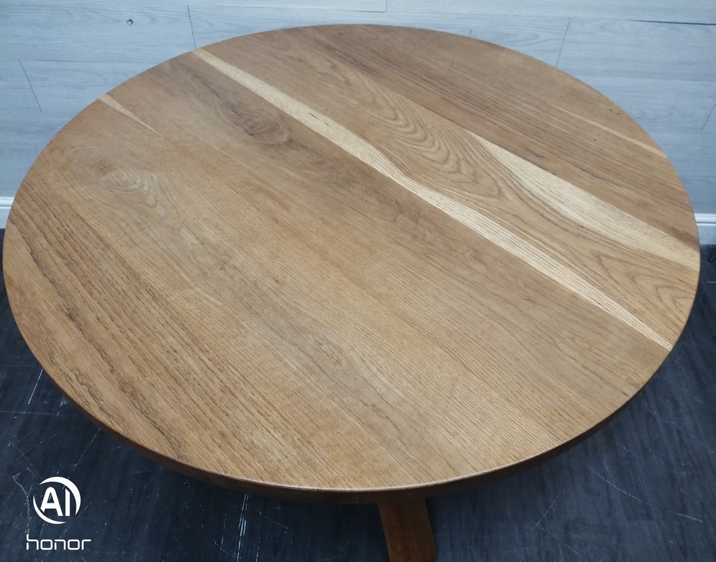 Quality oak round dining table