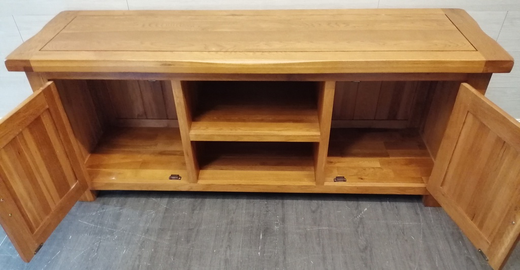 QUALITY OAK TV BENCH/STAND