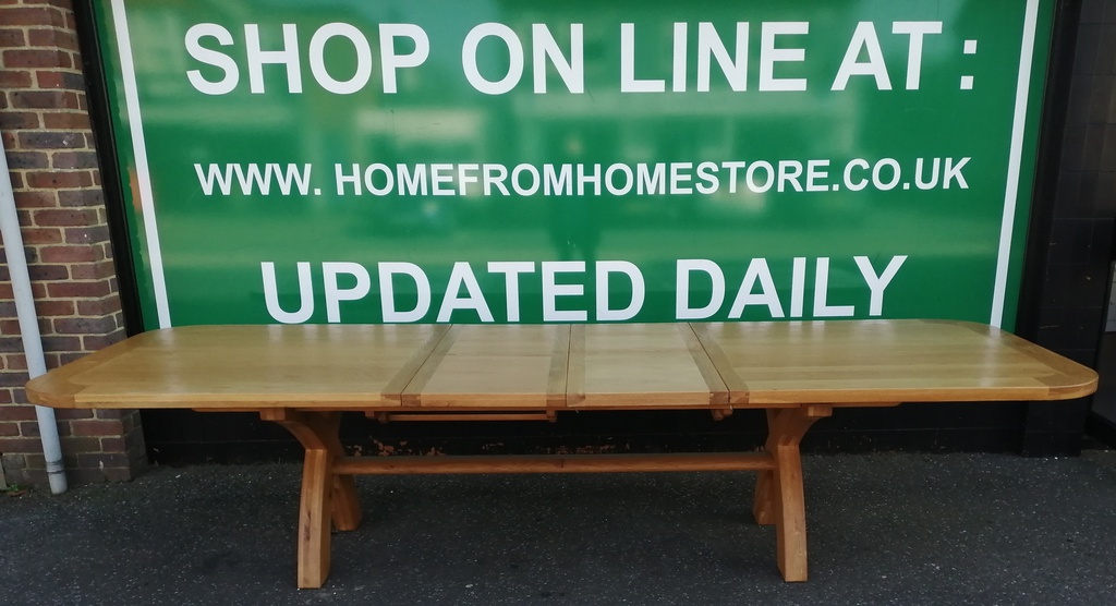 QUALITY OAK EXTENDING 11FT TABLE AND 10 CHAIRS