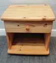 SINGLE DRAWER PINE BEDSIDE