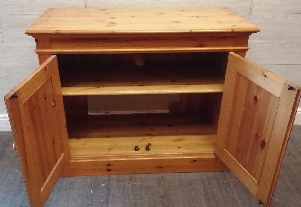 NEAT SOLID PINE SIDEBOARD UNIT