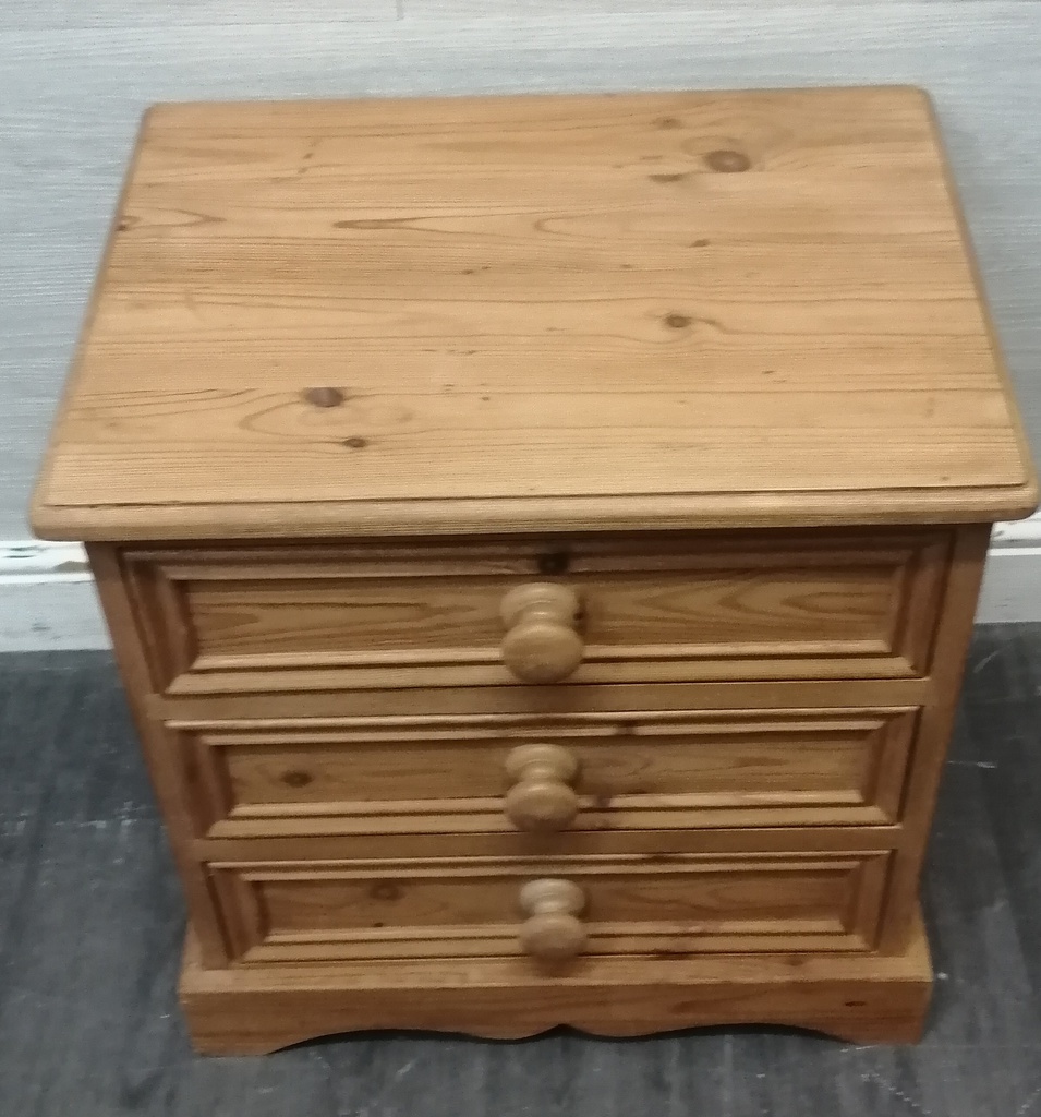PAIR SOLID PINE THREE DRAWER BEDSIDES CHESTS