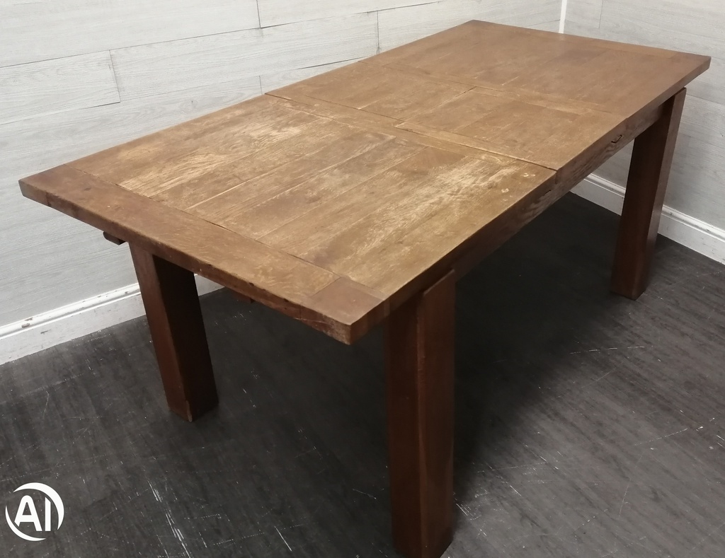 SOLID EXTENDING DINING TABLE
