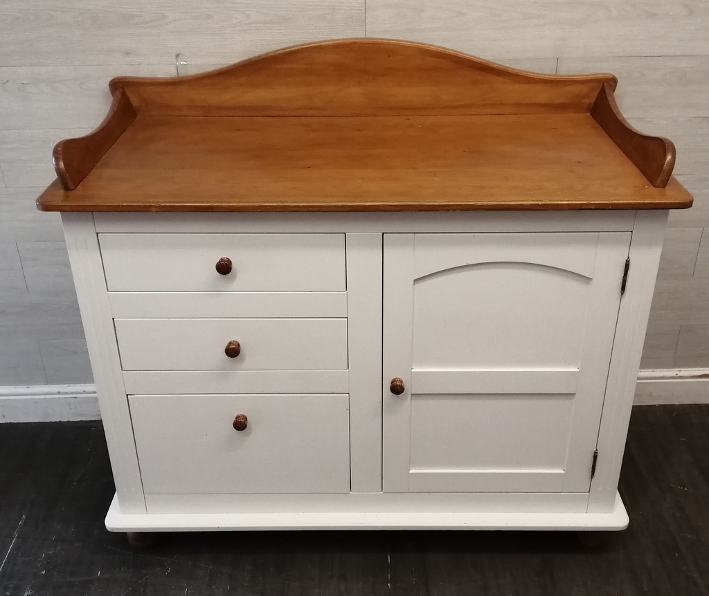 large White Shaker Style Sideboard / chest