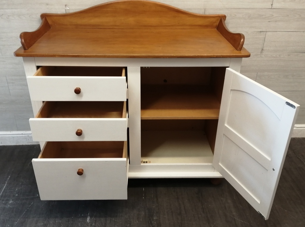large White Shaker Style Sideboard / chest