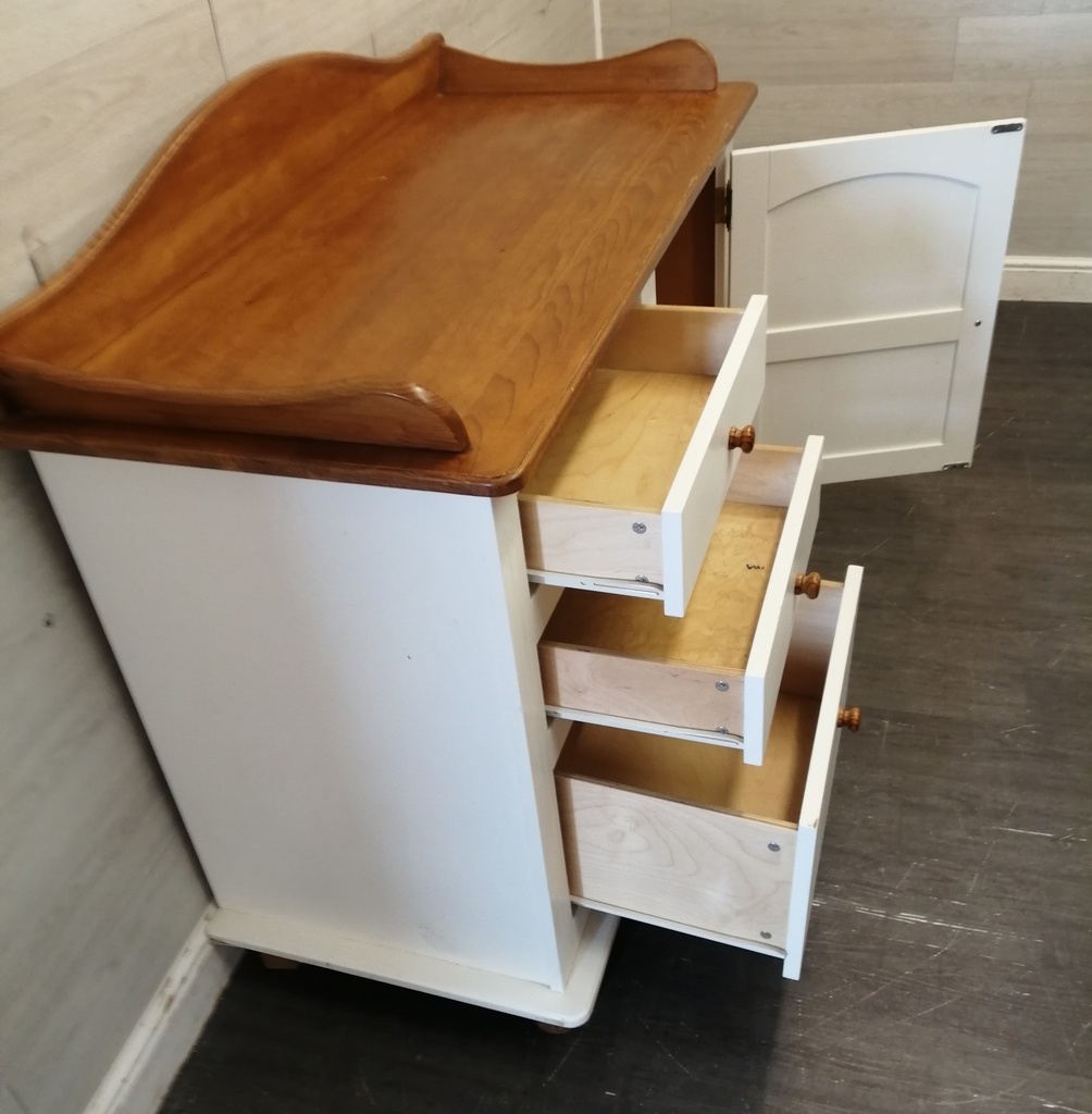 large White Shaker Style Sideboard / chest