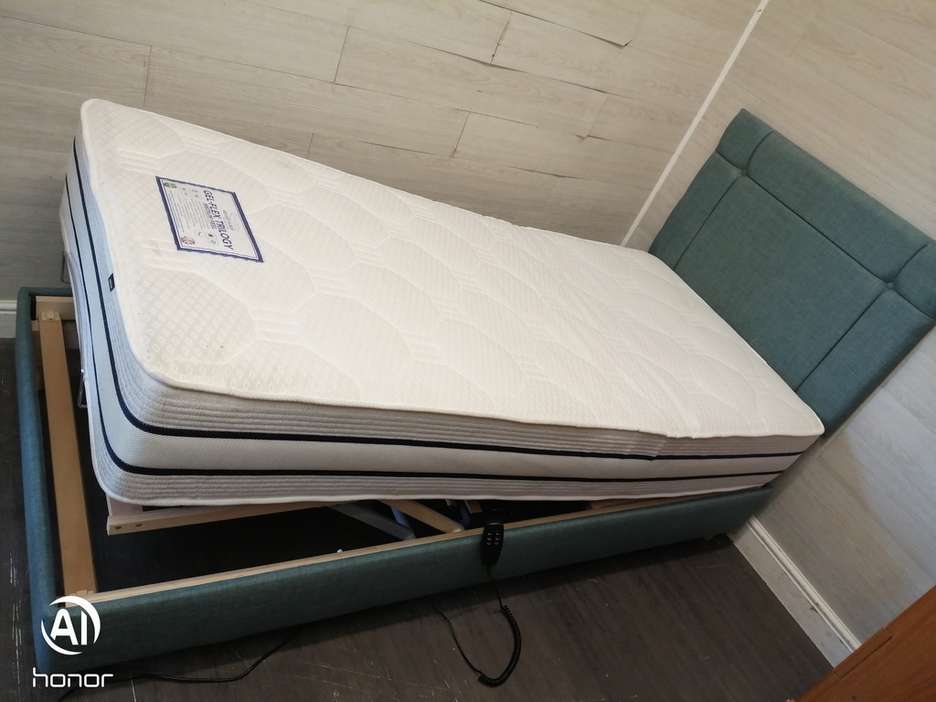 EXCELLENT 3FT ADJUST-A-BED ELECTRIC BED